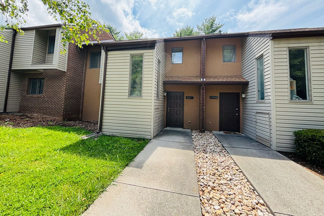  - 3 Bedroom 2.5 Bath Townhouse