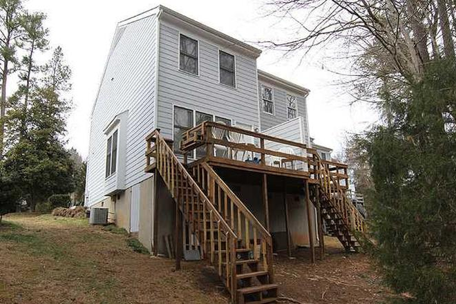 Backyard - Summer Sublease - 1 room with private bathroom in a 2 bedroom house