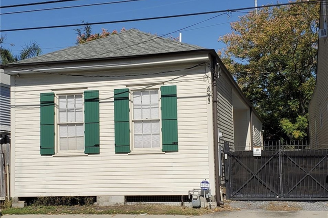 Outside Street view - Charming NOLA Cottage near Campus and the best of Magazine Street House