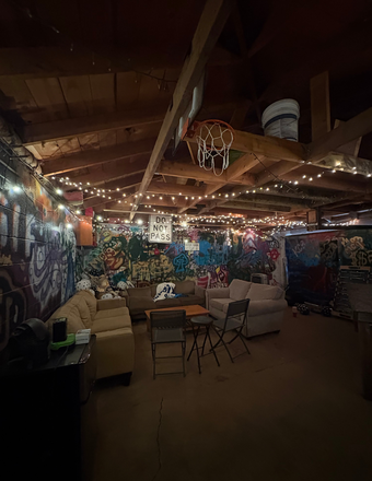 Garage - House Close to Campus