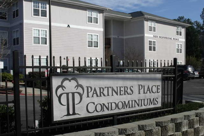 Building - Private Room in Partners Place Near Duke University – West Campus (~1 mile) Condo