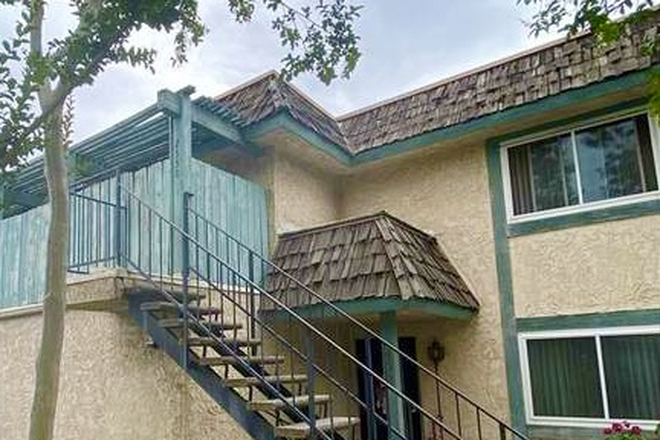 Exterior View - University Greens Condo