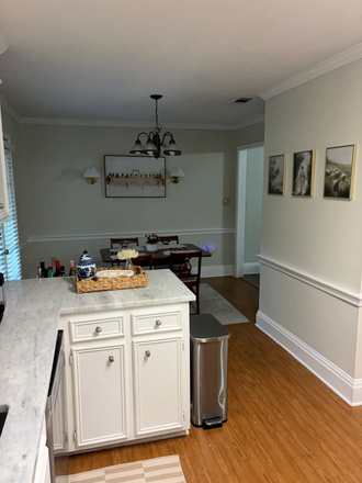 Picture of dining area-table will stay - 3 Bedroom House in Search of a Roommate!