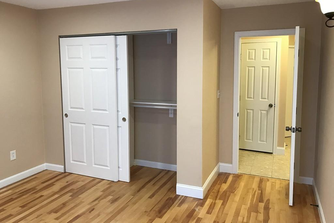 ... - MODERN IN-UNIT LAUNDRY, 3 BED ON THIRD FLOOR Condo