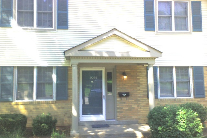 Rare 3 bedroom 1-1/2 bath townhouse perfect for 3 WU roommates or 3-person family - PERFECT TOWNHOUSE FOR 3 WU OR MED SCHOOL ROOMMATES - FAST ACCESS TO MAIN AND HILLTOP CAMPUSES