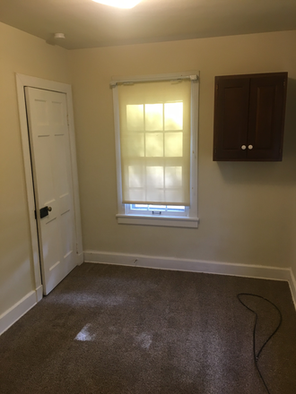 bedroom - 709 North Henry Street -  approx. 1 mile from campus