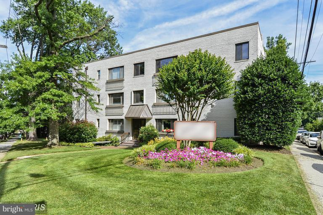 Community building exterior - Charming Two Bedroom Condo Conveniently Located in the Heart of Glover Park