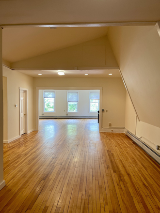 Main Space - Huge Historic Downtown Randolph 2br Apt