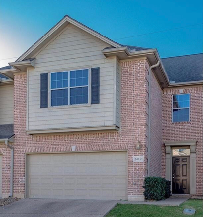 Front1 - 1425 W Villa Maria #602
