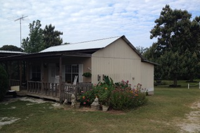 Outside View - Village at Little Texas - Rural/easy access to campus Rental