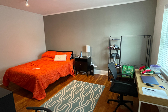Studio-Office area - Studio apts-Nassau St-Princeton