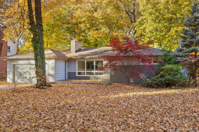 Front - 3 Bed / 2.5 Bath Home in Great Neighborhood - Available for Second Semester!