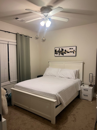 Queen bed - new mattress and linens from resort collection - Redpoint - previously College Town Apartments