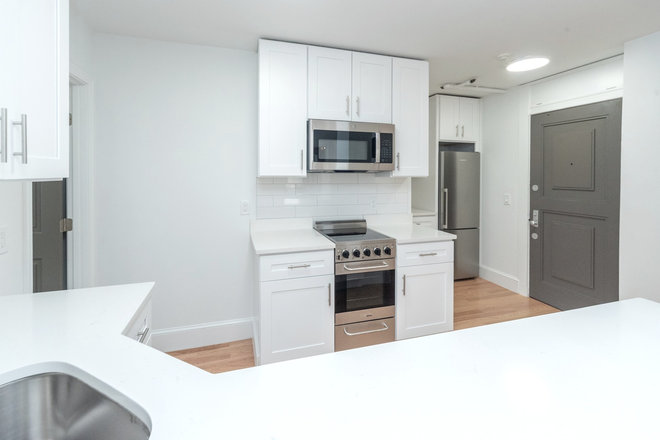 Kitchen - 2 Bed Available 1/1/25! *CONTACT NOAH 603-470-8181 Apartments