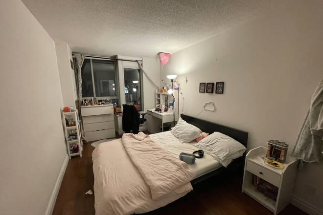 Bedroom, please message for further images of kitchen, bathroom etc. - Furnished Bedroom in Downtown Toronto with Laundry, Dryer, Dishwasher all utilities incl.
