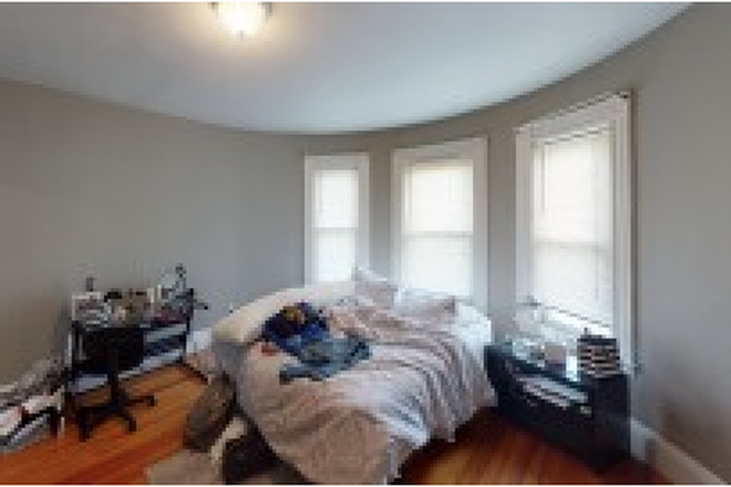 living - LOCATION!! SPACIOUS 4 BED/2 BATH WITH HOT WATER INCLUDED!! AVAIL 9/1/26! Apartments