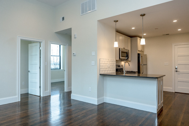 1 - SEPT 2026 - Beautiful South End 3b and 2b, Student OK! No Broker Fees! Apartments