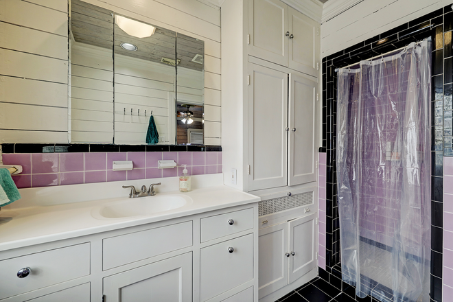 Upstairs Bathroom - Multiple Units On Bolsover Duplex