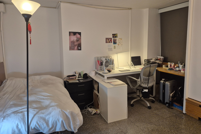 bedroom - desk and bed table - Harvard Housing Summer Sublet - 1B in Peabody Terrace 2B1B Apartments