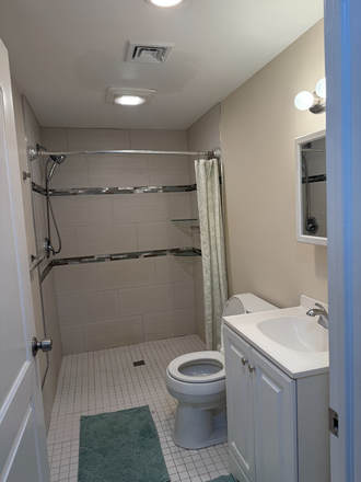 bathroom - Studio Apartment