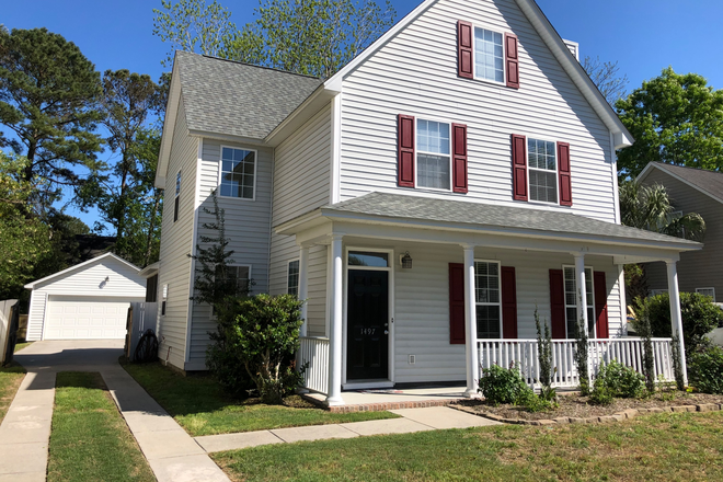 Front - Spacious, 3 bed, 2 1/2 bath, 2 story home for rent with house cleaning included