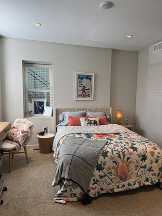 Bedroom - Sublease Available - 4 Bed Apt in Prime Location on the Hill