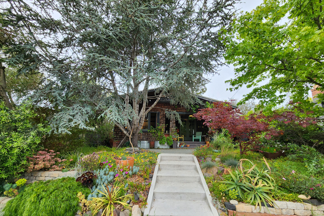 Front of the house - Classic Craftman's + garden studio + huge backyard