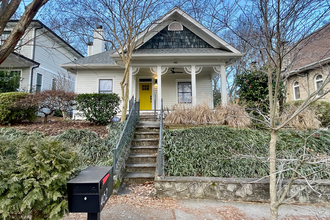 Front of house / street view - 4bed/3bath unfurnished house on Candler park! Walk/bike distance to Emory! On-site parking