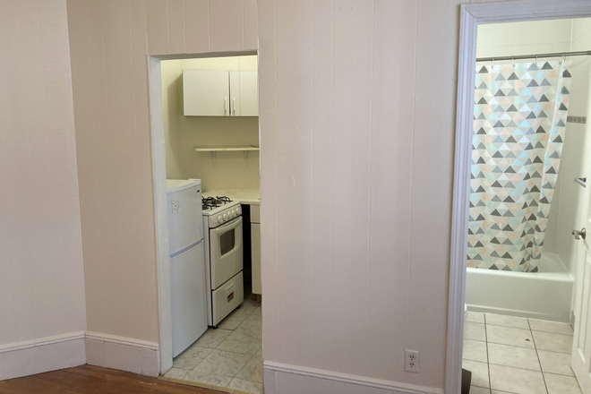 Living - renovated Studio in Haviland St walk to Campus 9/1 No FEE Apartments