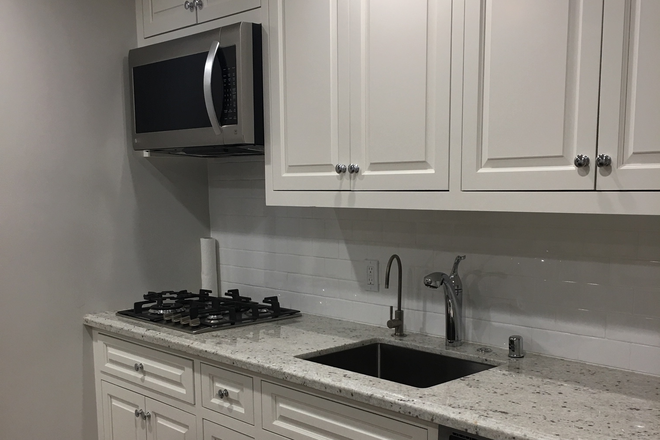 Full kitchen with reverse osmosis water system - New 1 Bedroom Guesthouse La Canada.유학생 환영