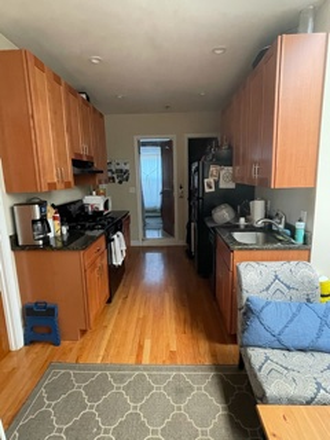 Call Arezou for info. 617-584-7817 - 4 BED 2 BATH IN THE HISTORIC NORTH END!! Apartments