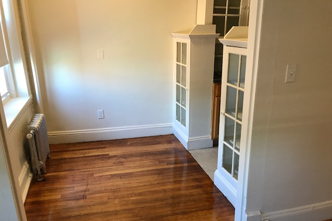 visit hubrealtyproperties.com - Handy 1 bedroom with renovated kitchen, next to Fenway Park Apartments