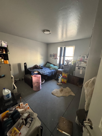 bedroom - walking distance to cmu