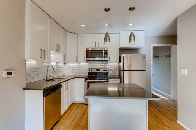 LIfestyle amenities for you and your friends - AUGUST 4BR 2BA MODERN CAMPUS + DOWNTOWN ~PETS Negotiable! Townhome