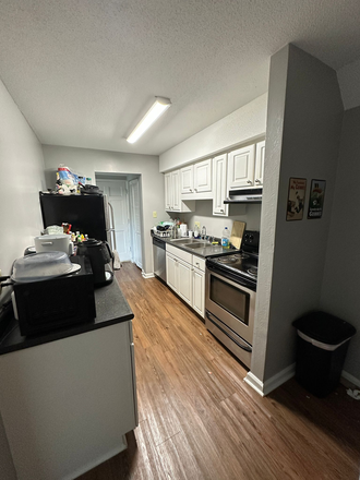 Kitchen - Apartment near Duke West Campus (2B1.5B) 10 min walk