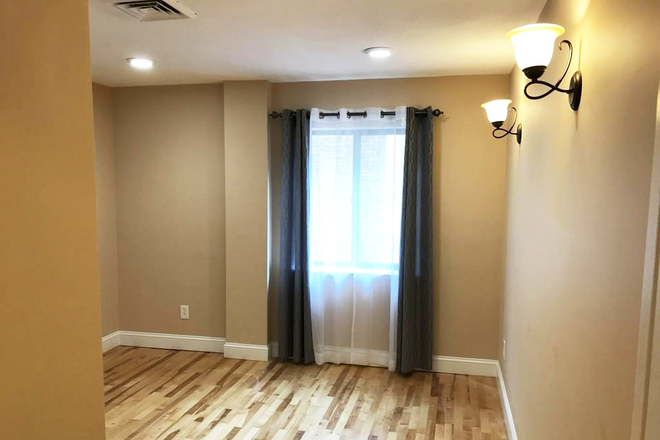 ... - MODERN IN-UNIT LAUNDRY, 3 BED ON THIRD FLOOR Condo