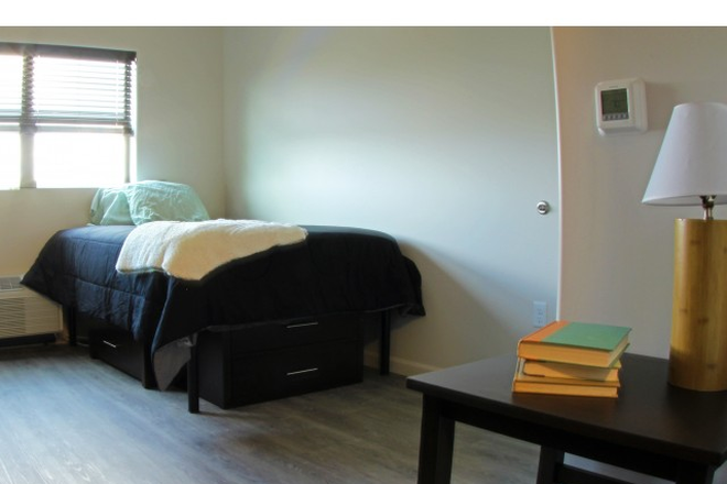 bedroom - The Bellaire Apartments