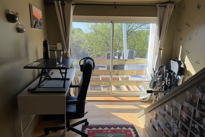 Sunroom - Ridgelys’ Delight Unit Right Next to Campus Townhome