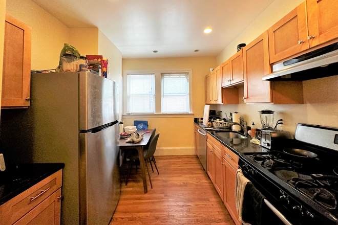 Call NOW for showings! 617-236-8600 - CH HILL AVE - XL CLEVLND CRCL 4BR AVAIL *9/1/2026* W/ 2 BATH, IN UNIT W/D, RNTL PRKNG, DW, EIK, DECK Apartments