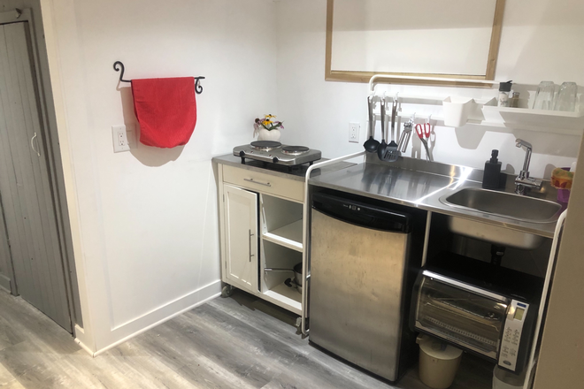 Kitchen - Clean & beautiful furnished room on Atlas