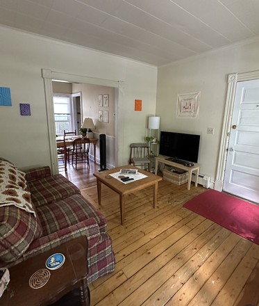 Living room - 1 bedroom available in adorable 3 bed 1 bath apartment, great roommates, W/D