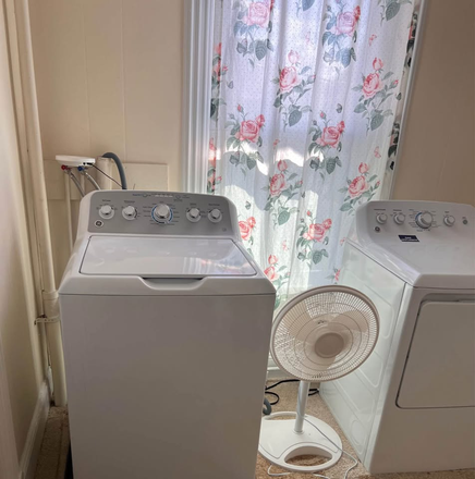 Laundry - 4bedroom 2bath walking distance to Umass Lowell Townhome