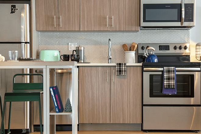 Kitchen - Hub State Street Apartments