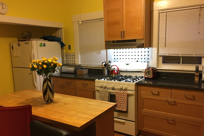Kitchen - Mid Cambridge 1 bed with study Apartments