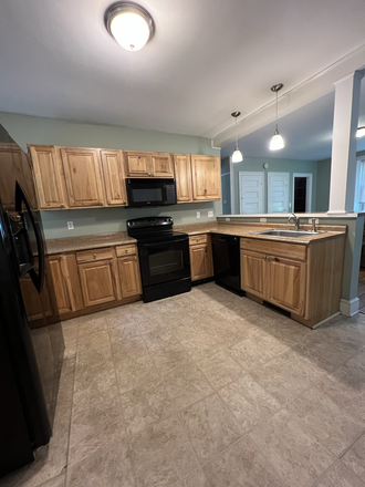 Kitchen - 117 Mount Warner Road #1 Apartments