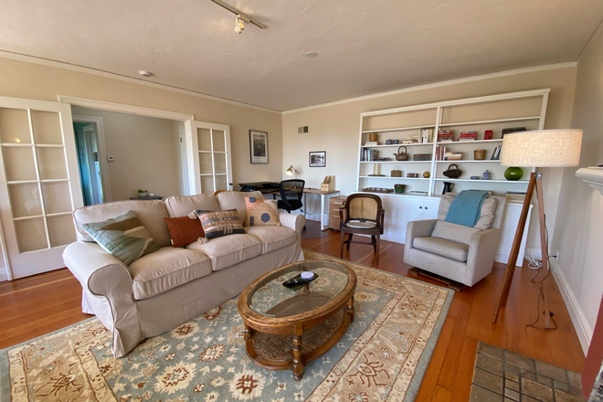 Living room - Fully Furnished Apartment in Beautiful Home With A View - Large, Sunny & Quiet