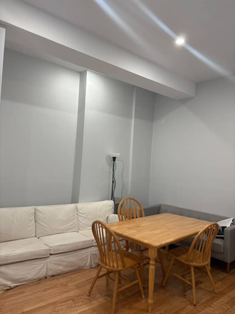 Living room - Newly renovated 5 bedrooms/ 2 bathrooms, 15-20 minute walk away from campus