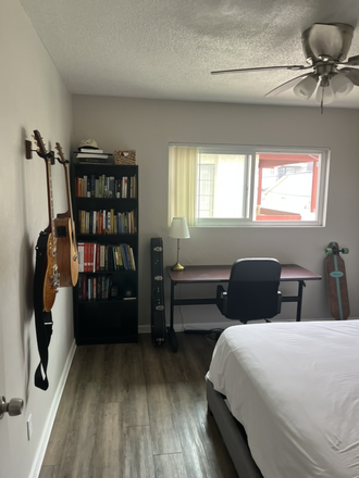 Bedroom for rent - Spacious Apartment in Residential Area