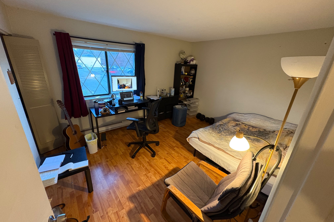 Bedroom - Spacious Sunny Room in 3-Story Brook Townhouse (House is shared with One PhD Student only)