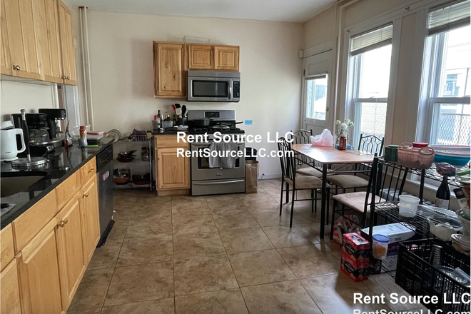 Kitchen - 3 Princeton St: 15 min walk from Main Tufts Campus, T acessible + 101 Bus Duplex
